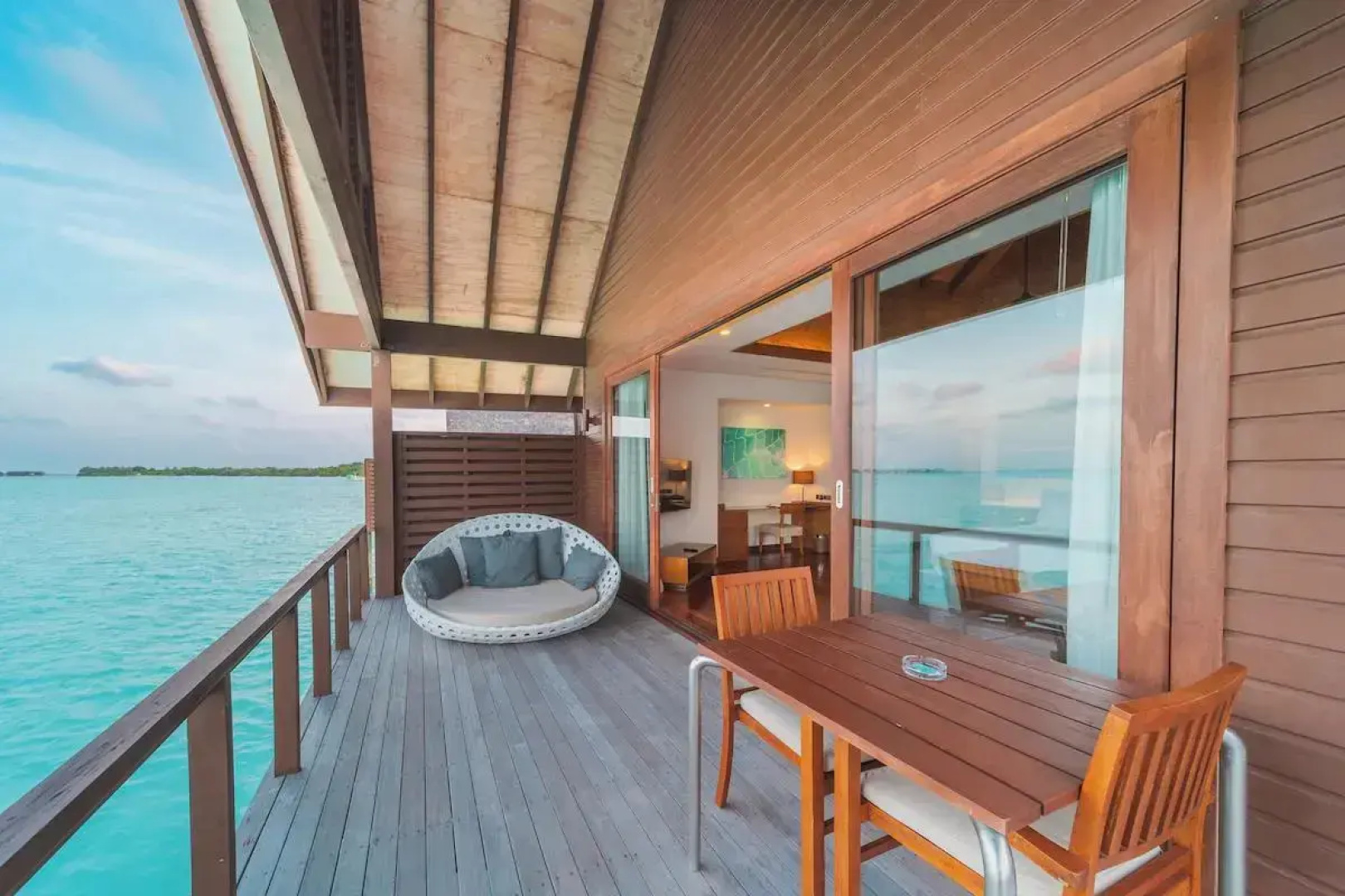Спа-курорт Hideaway Beach