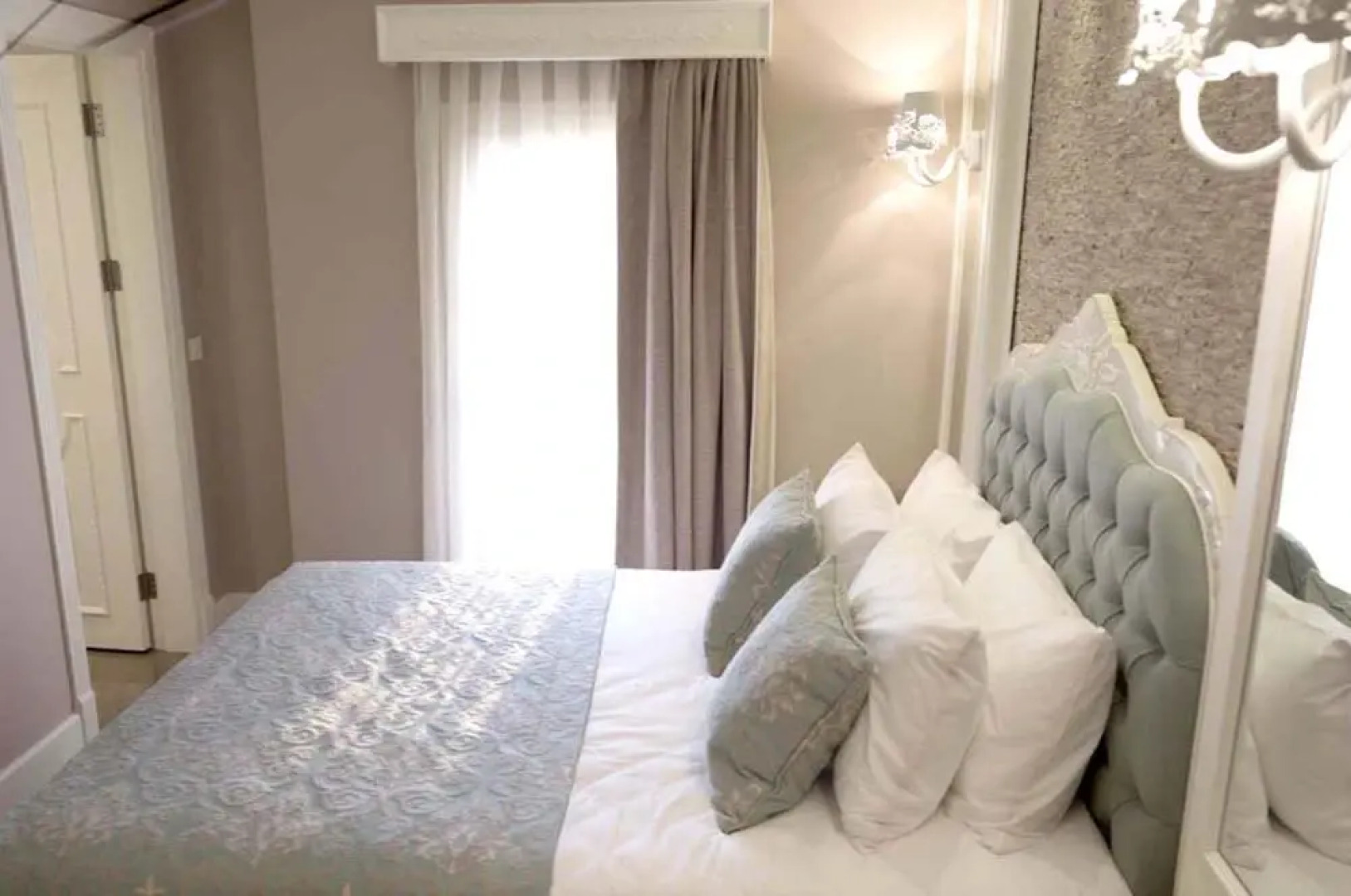 Ena Boutique Hotel & Residences