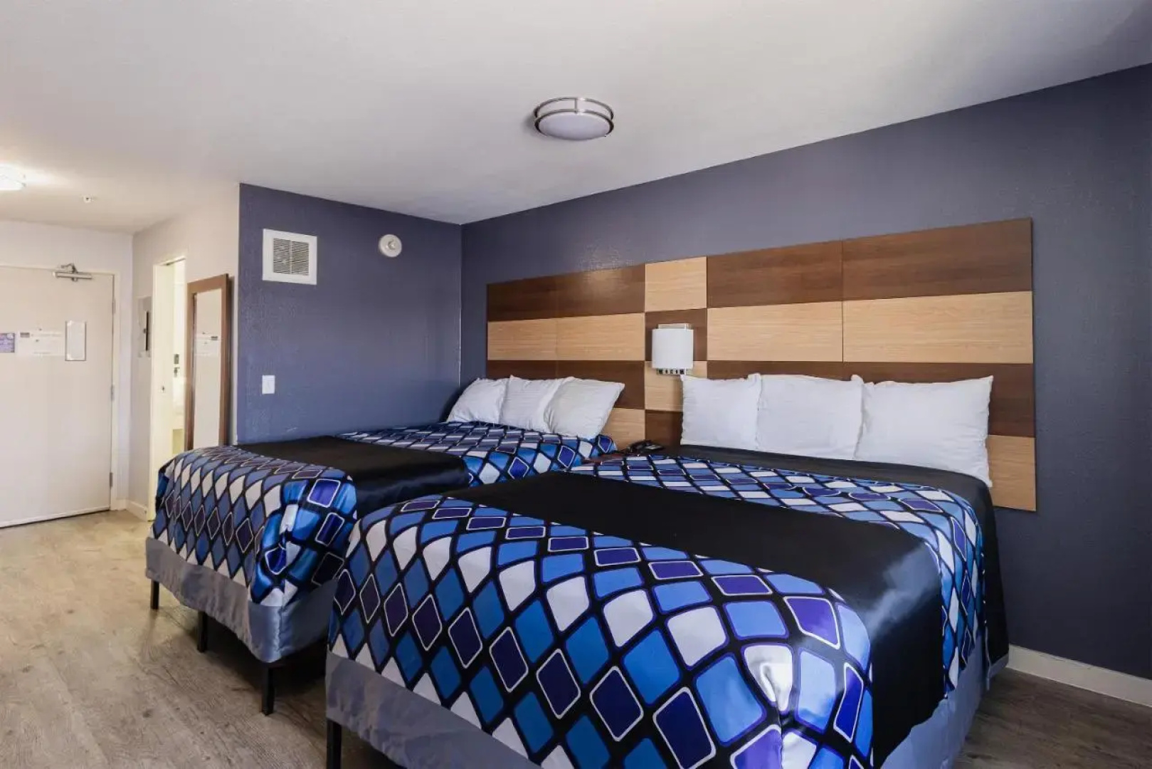 Coratel Inn and Suites By Jasper Saint Paul Minneapolis Inver Grove Heights.