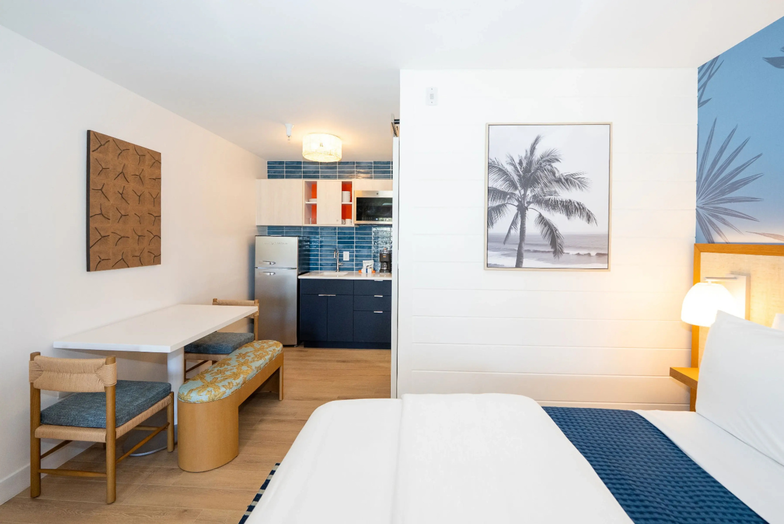 The Sunshine Hotel and Suites