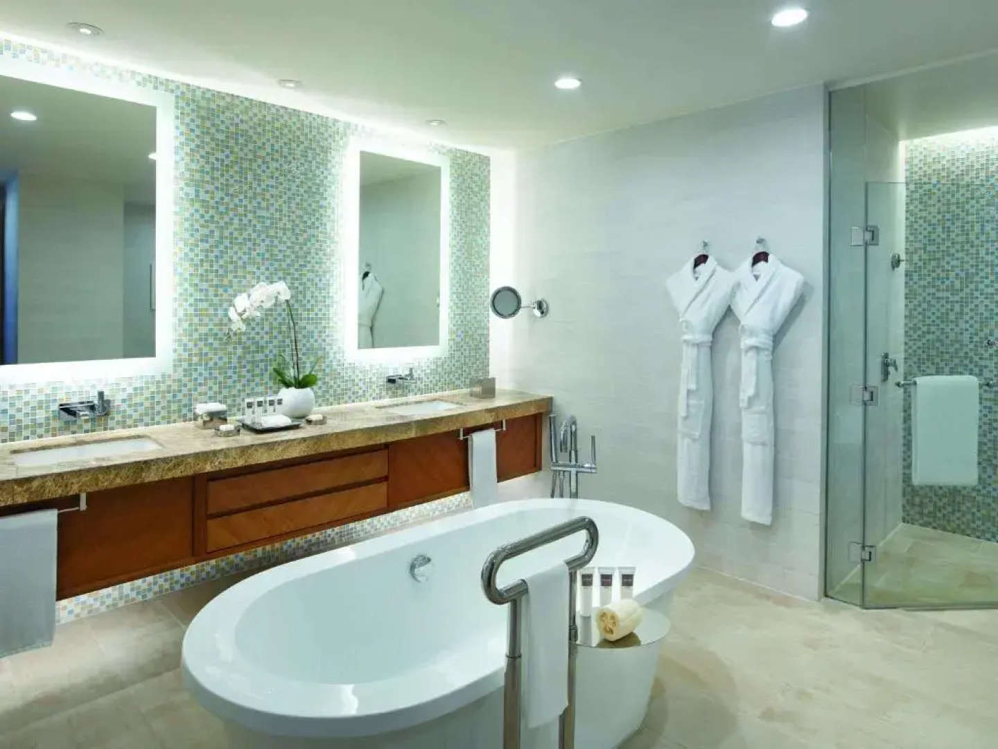 Отель Swissotel Al Ghurair 