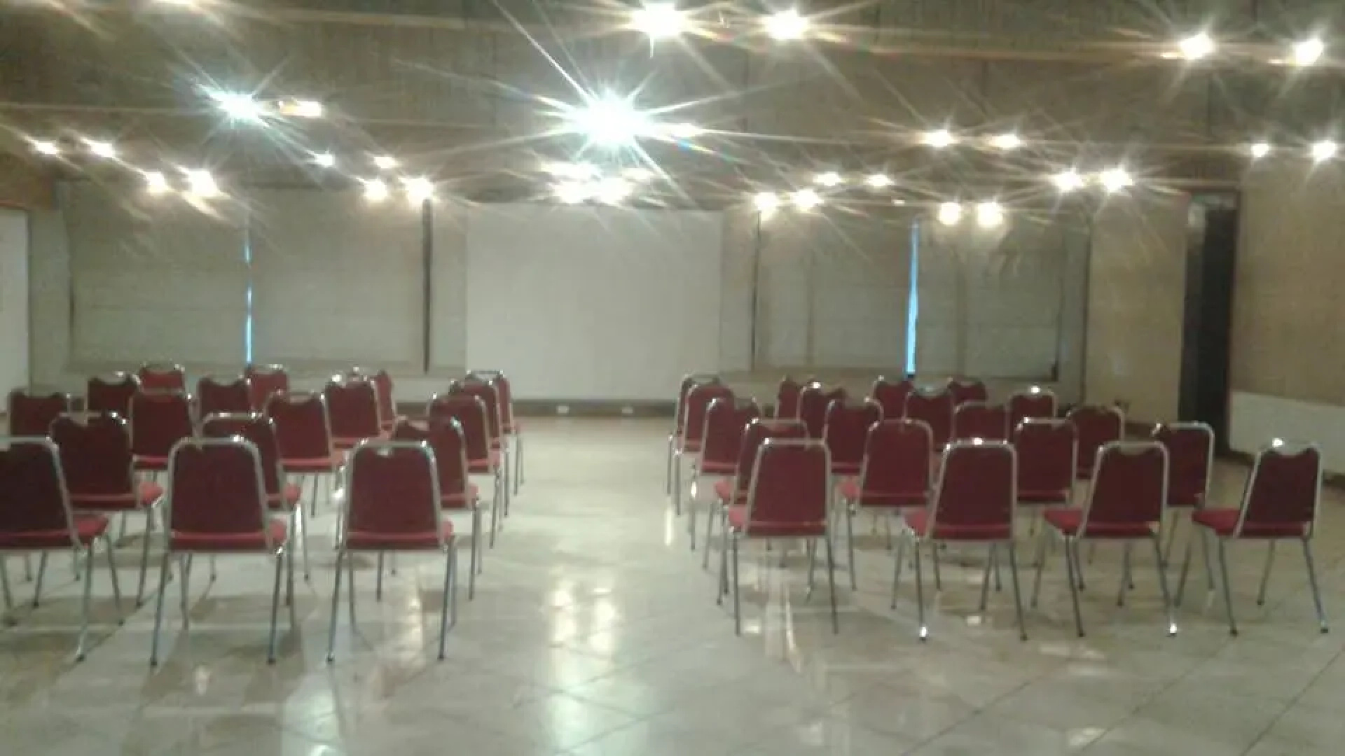 Los Alerces Hotel Cabañas Y Salones