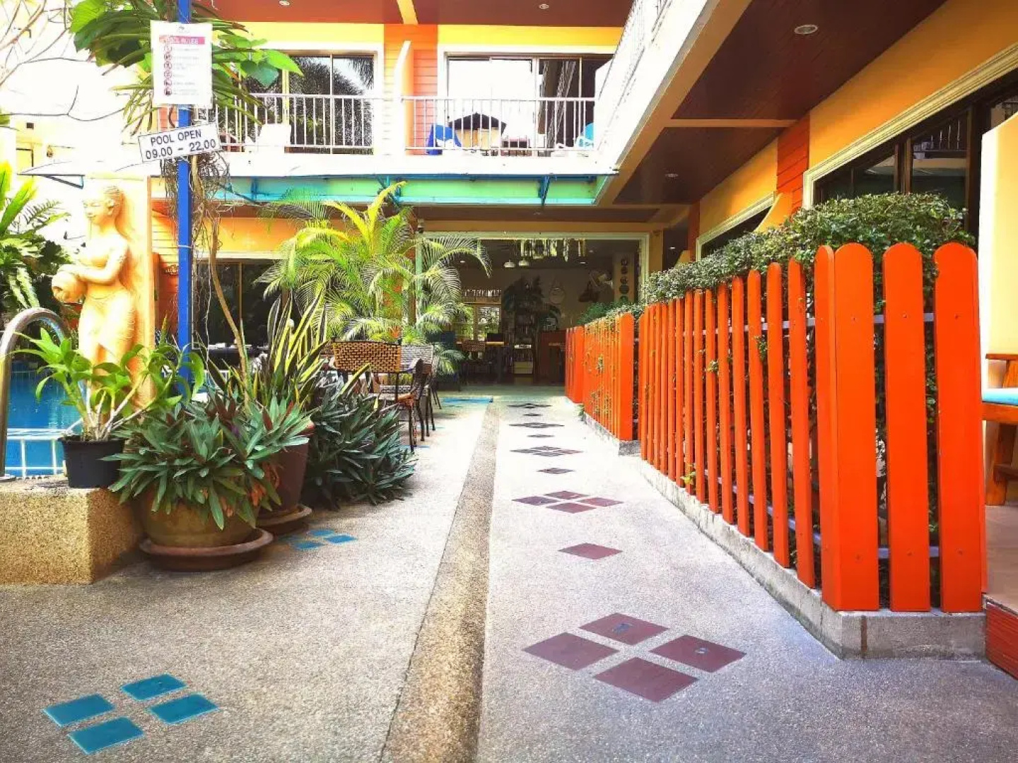 Seven Seas Hotel
