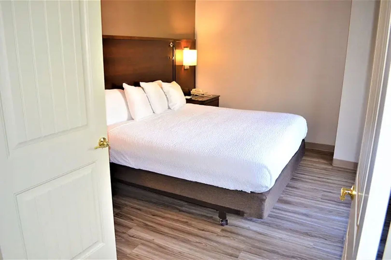 The Ashley Inn & Suites