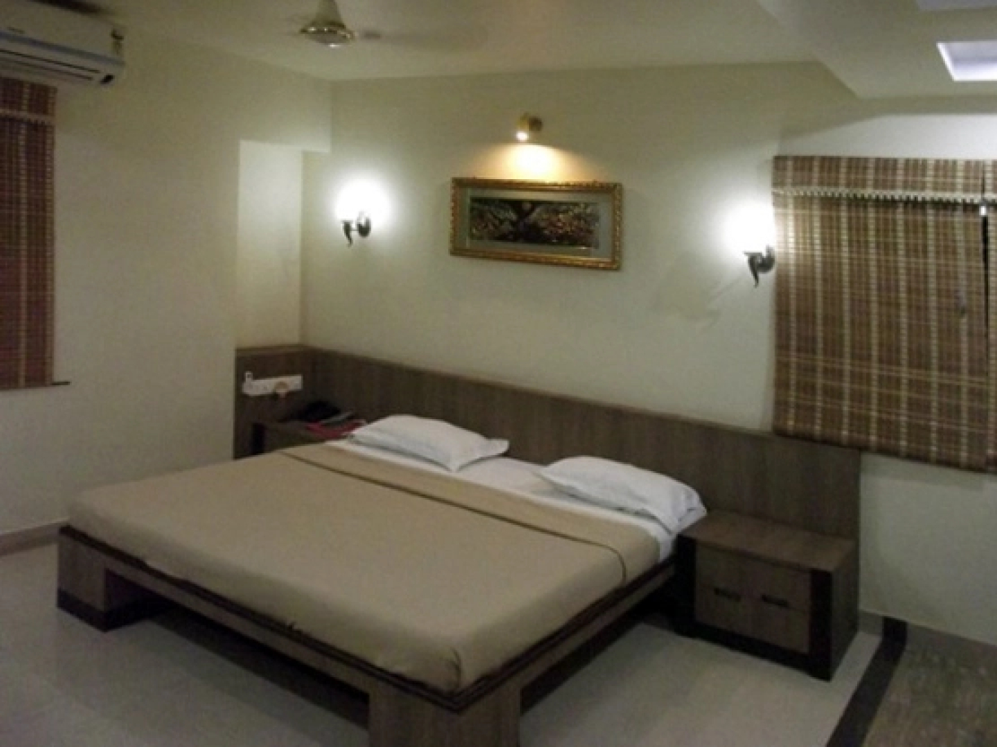 Vora Corporate Inn