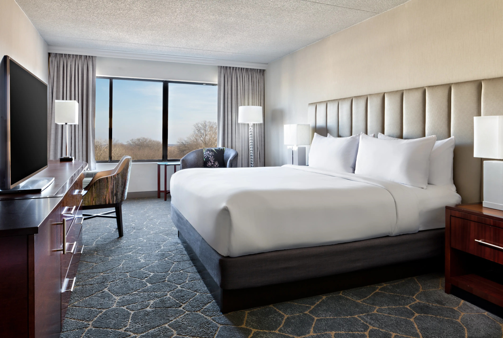 DoubleTree by Hilton Fairfield Hotel & Suites