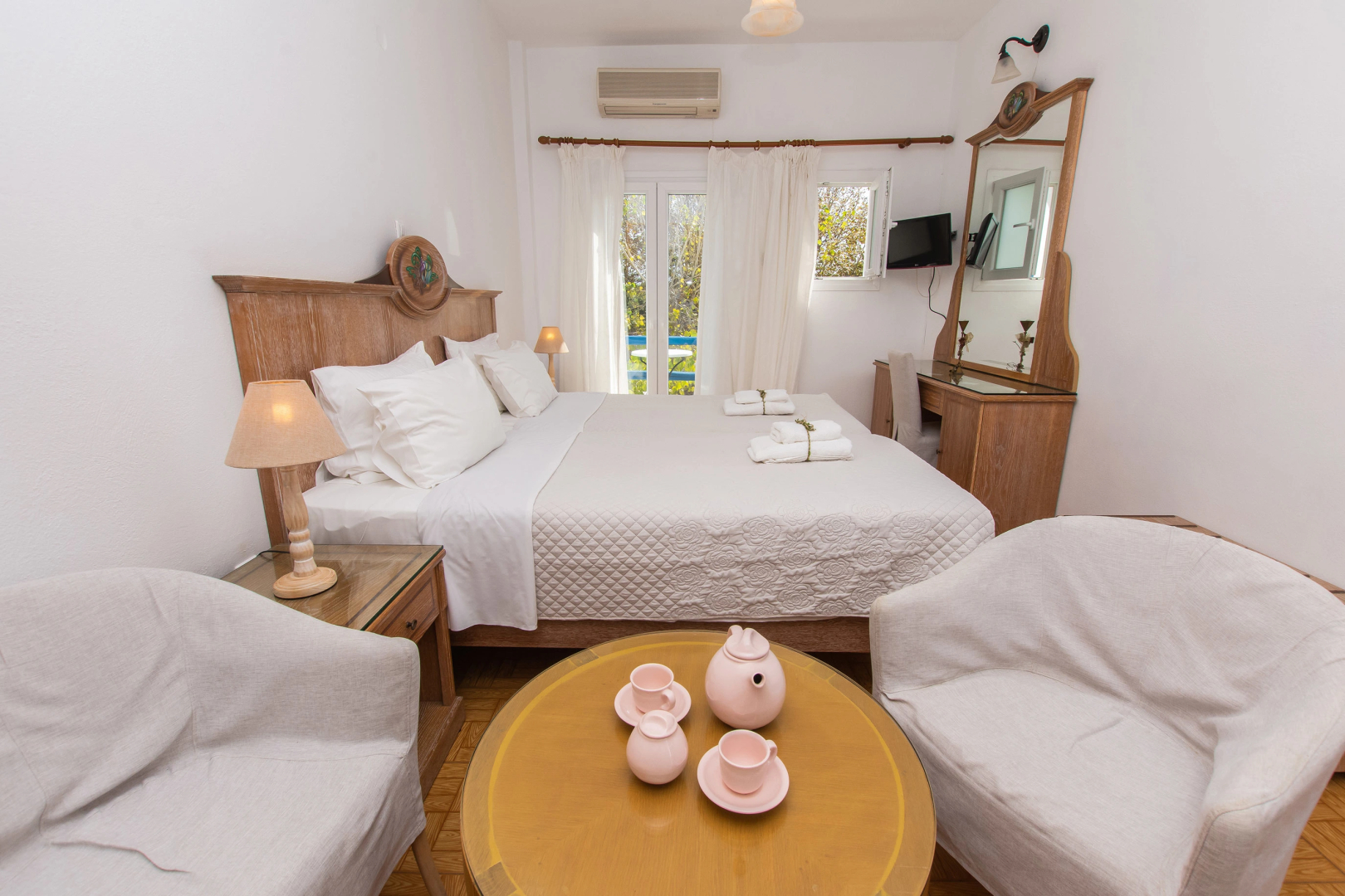 Katerina Studios & Apartments