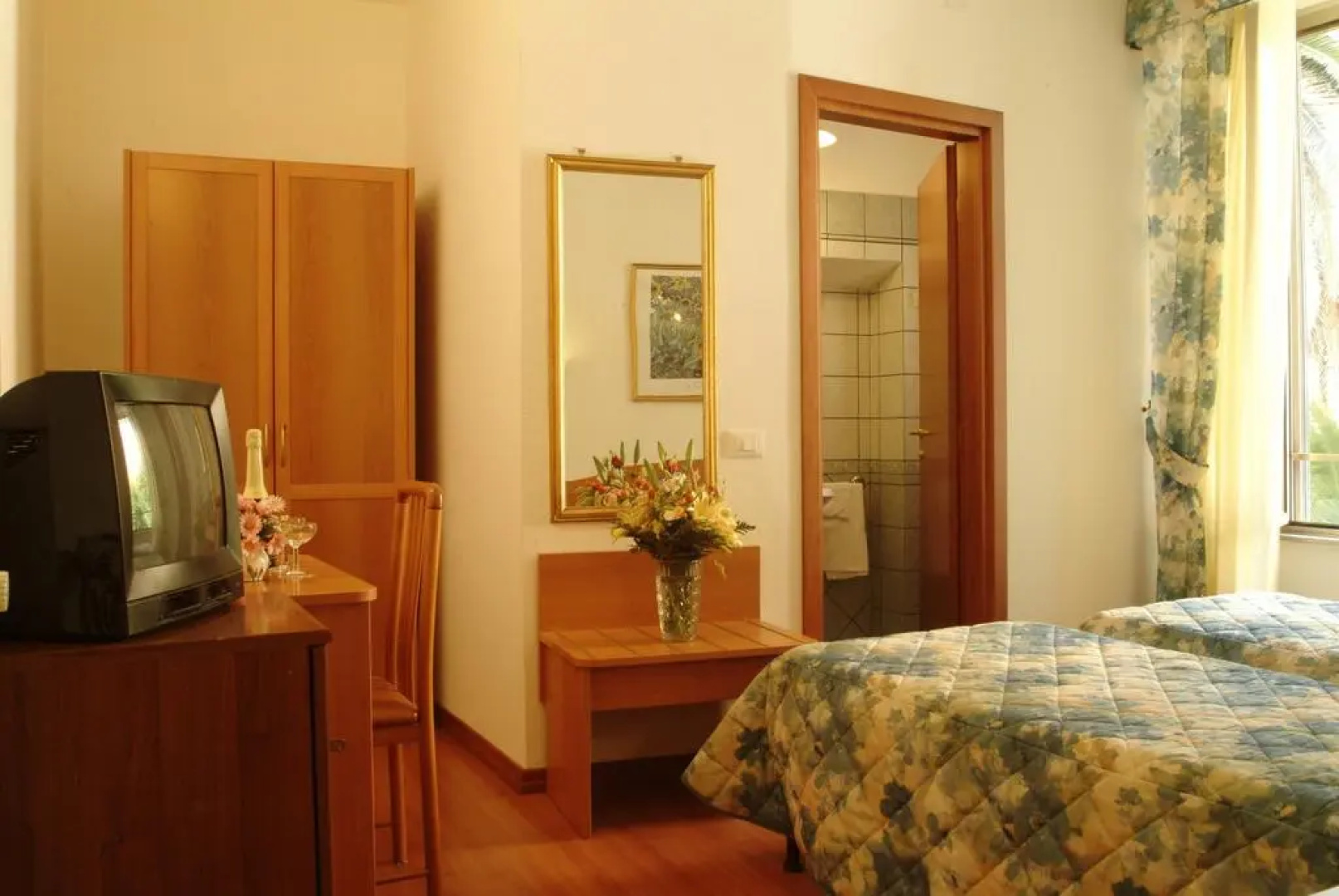 Tirreno Hotel