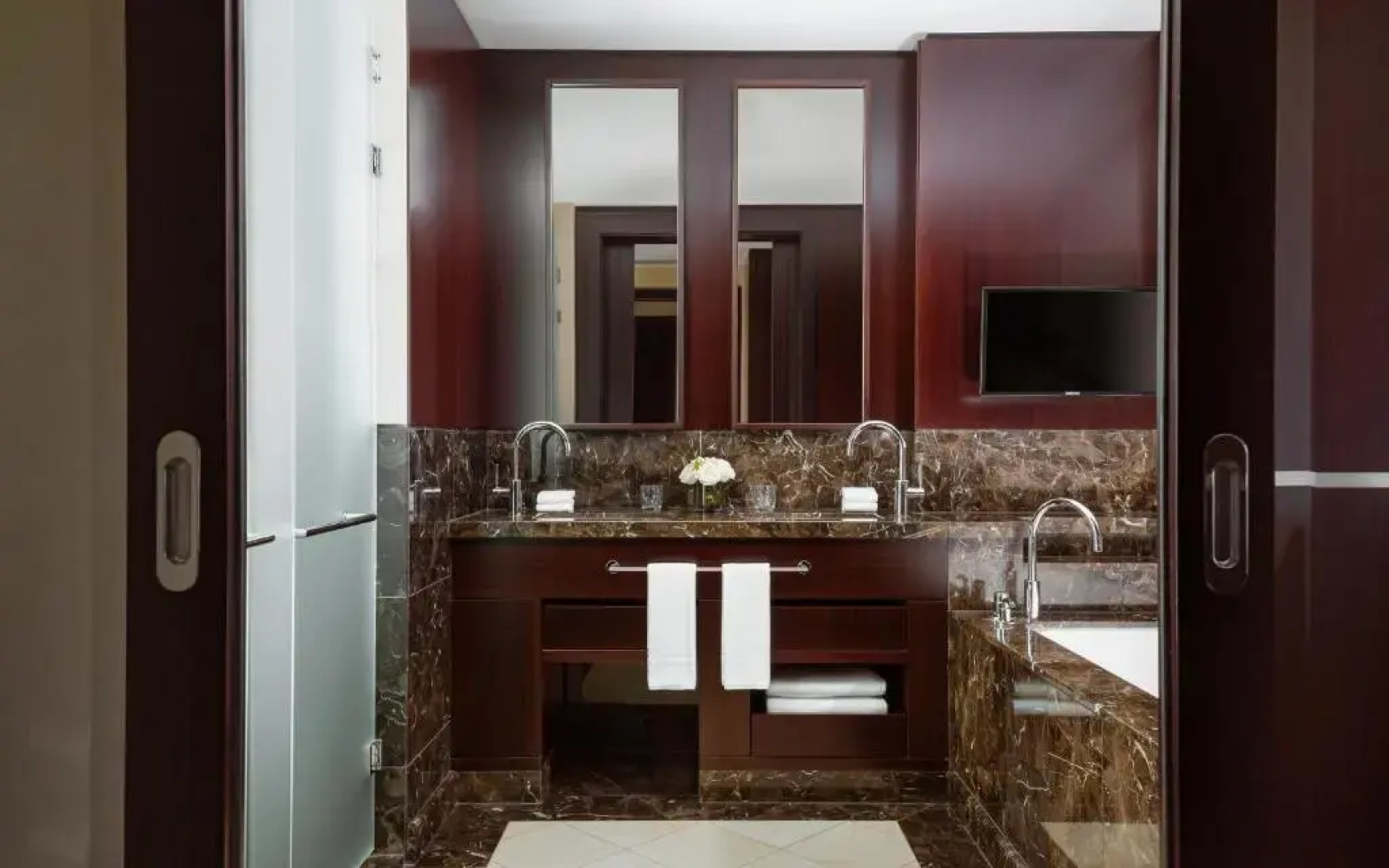 Отель The Ritz-carlton, Almaty