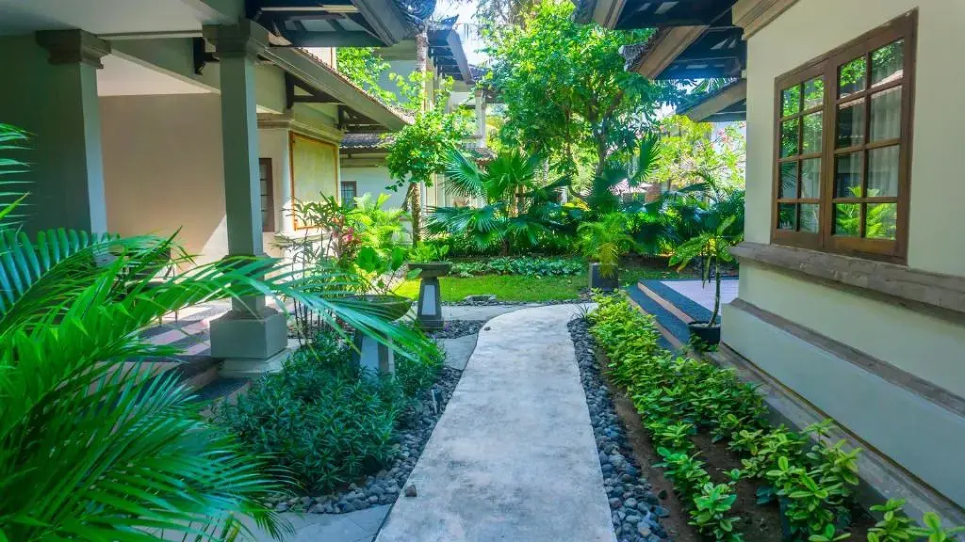 Отель Grand Whiz Nusa Dua