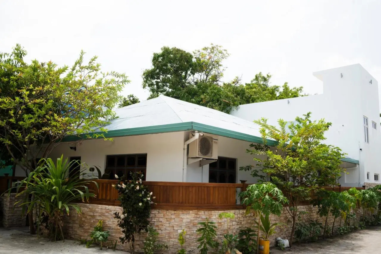 Tropical Biosphere Hotel