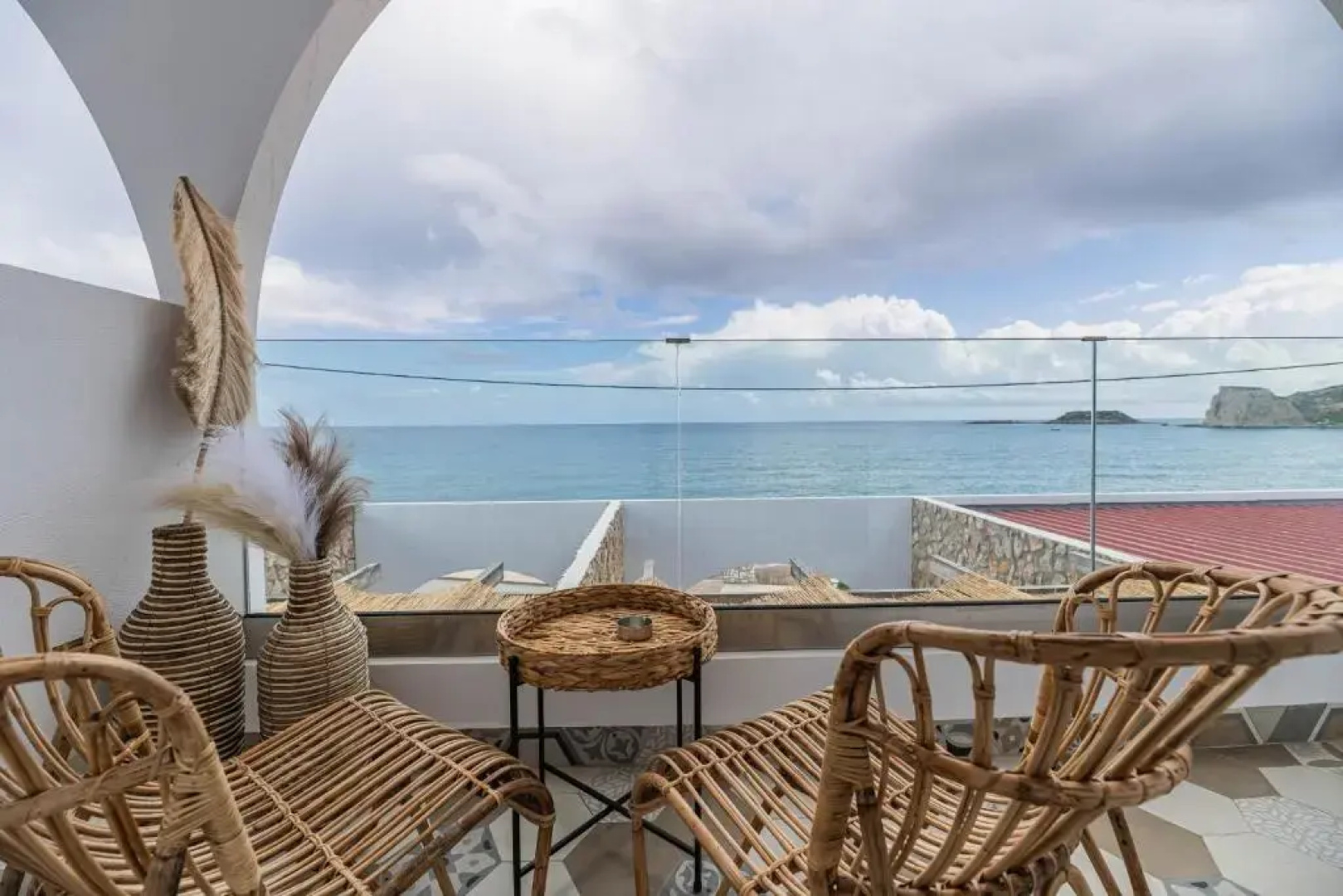 Delfini Beach Hotel