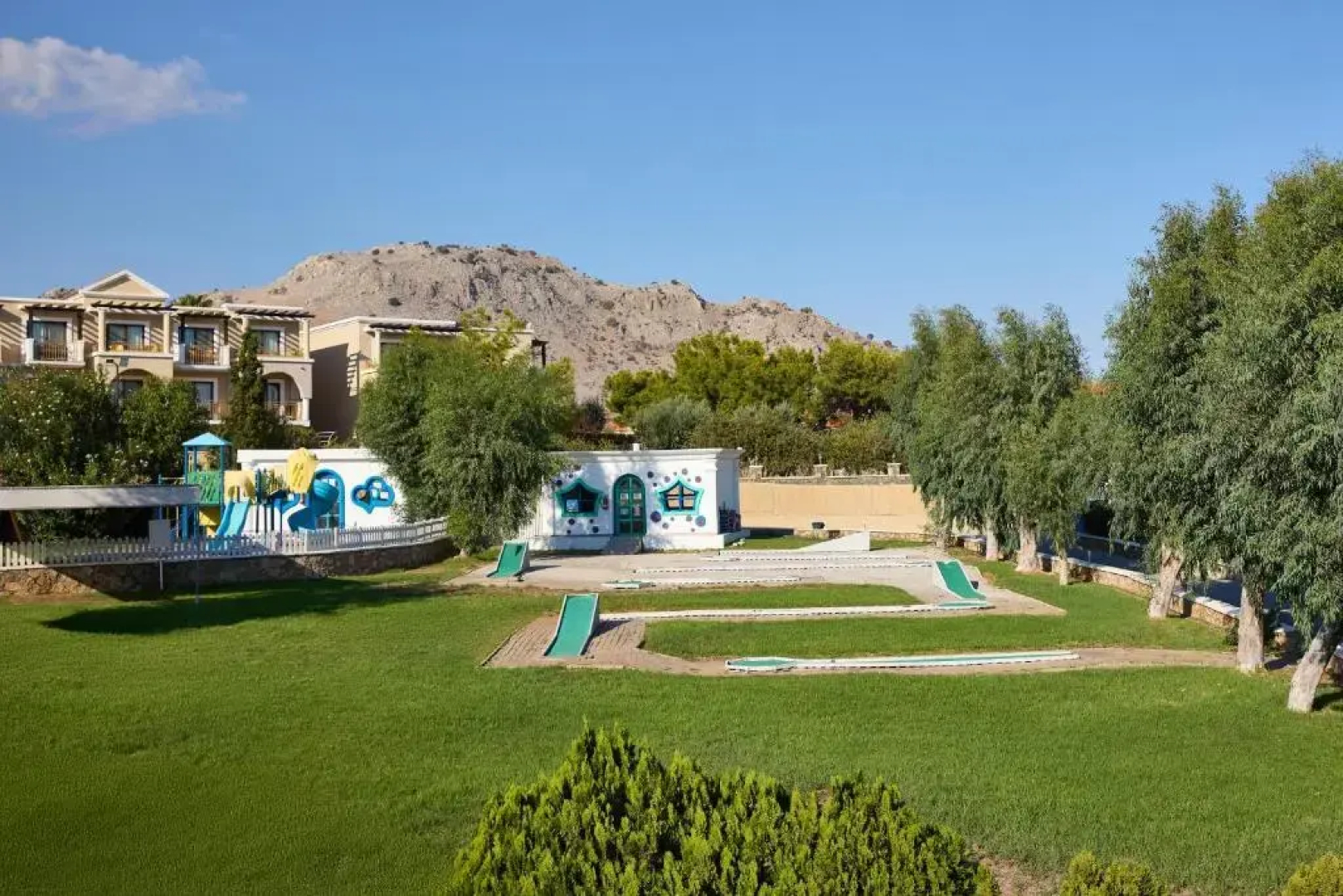 “Kiotari Miraluna Beach Resort”