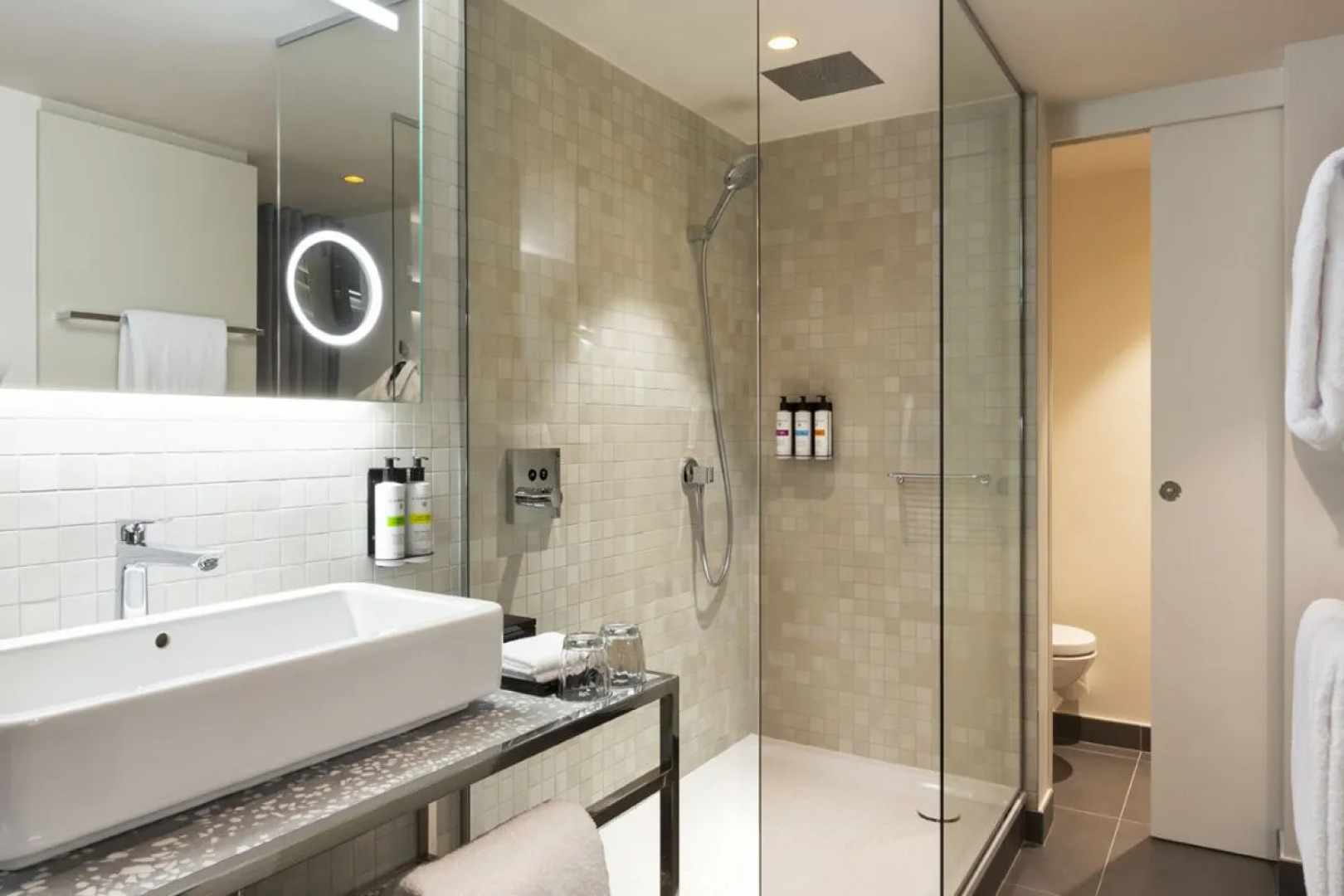 Pullman Paris Montparnasse Hotel