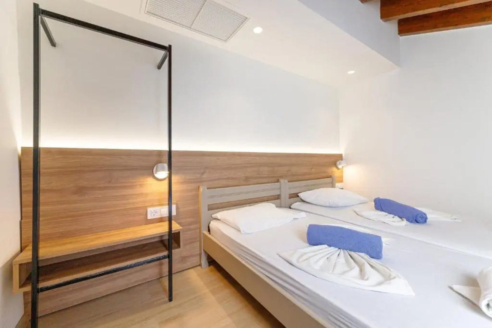 Kostakis Beach Apartments