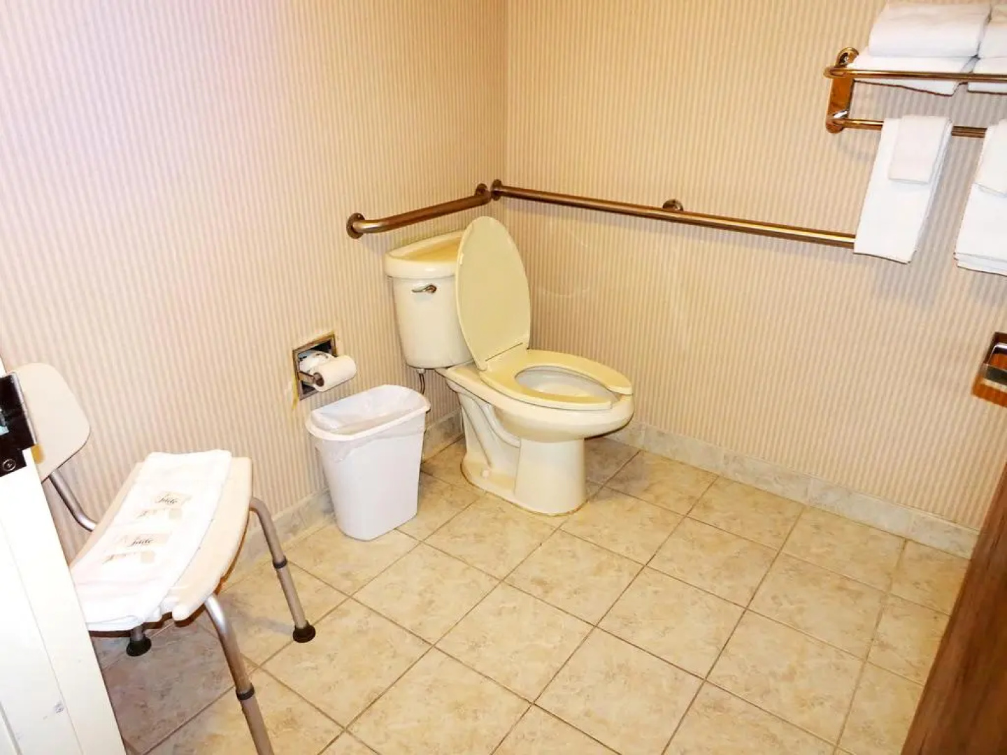 Home Town Inn & Suites Crestview
