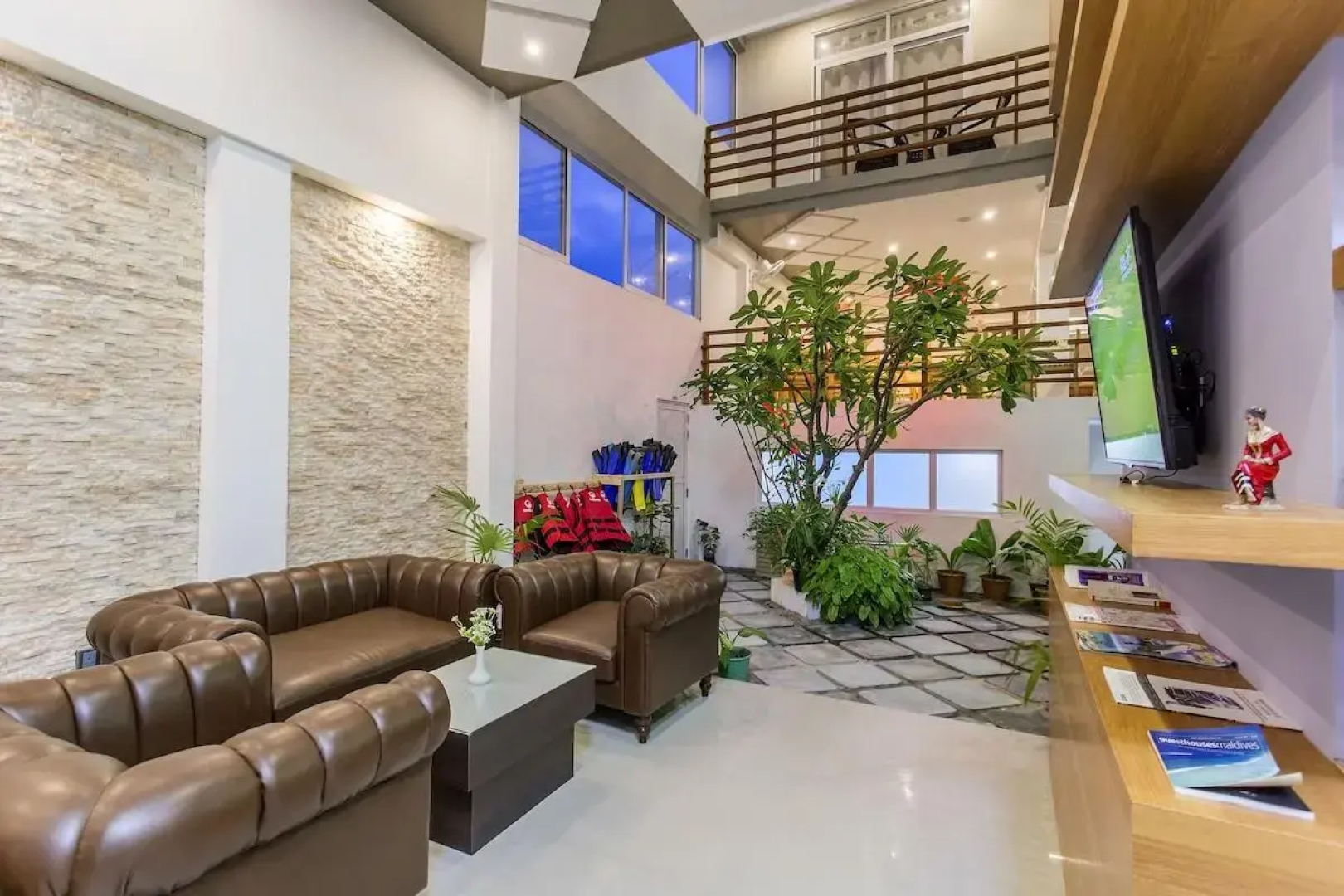 Отель Kuredhi Beach Inn