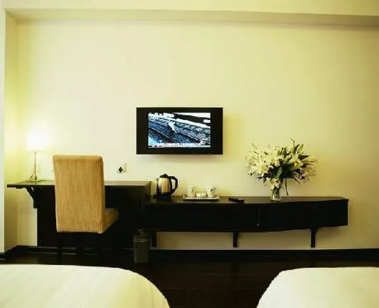 Orange Zhong Guan Cun