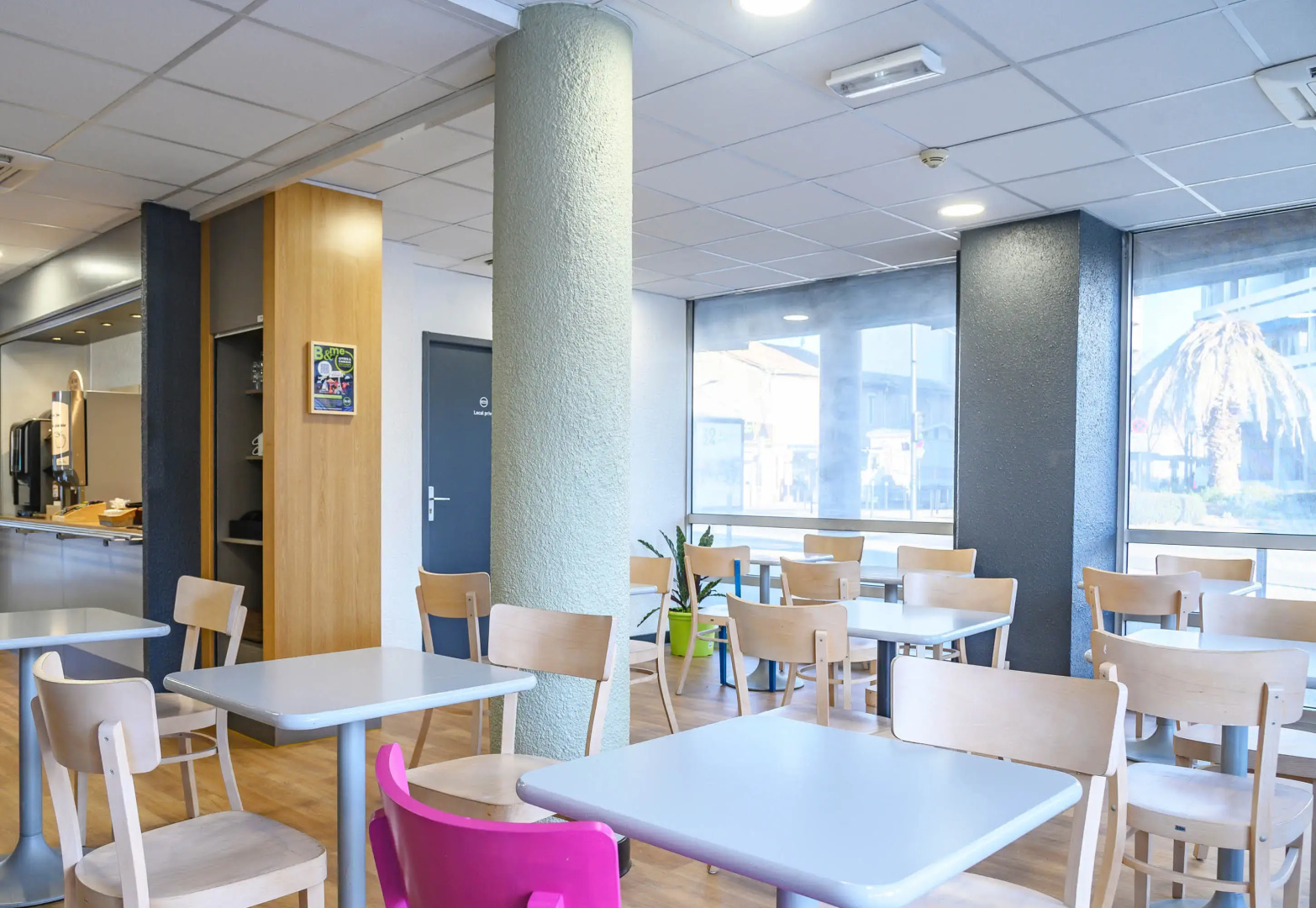 Отель B&B Nimes Centre Arène