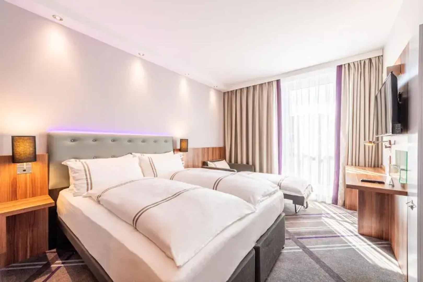 Отель Premier Inn Duesseldorf City Centre
