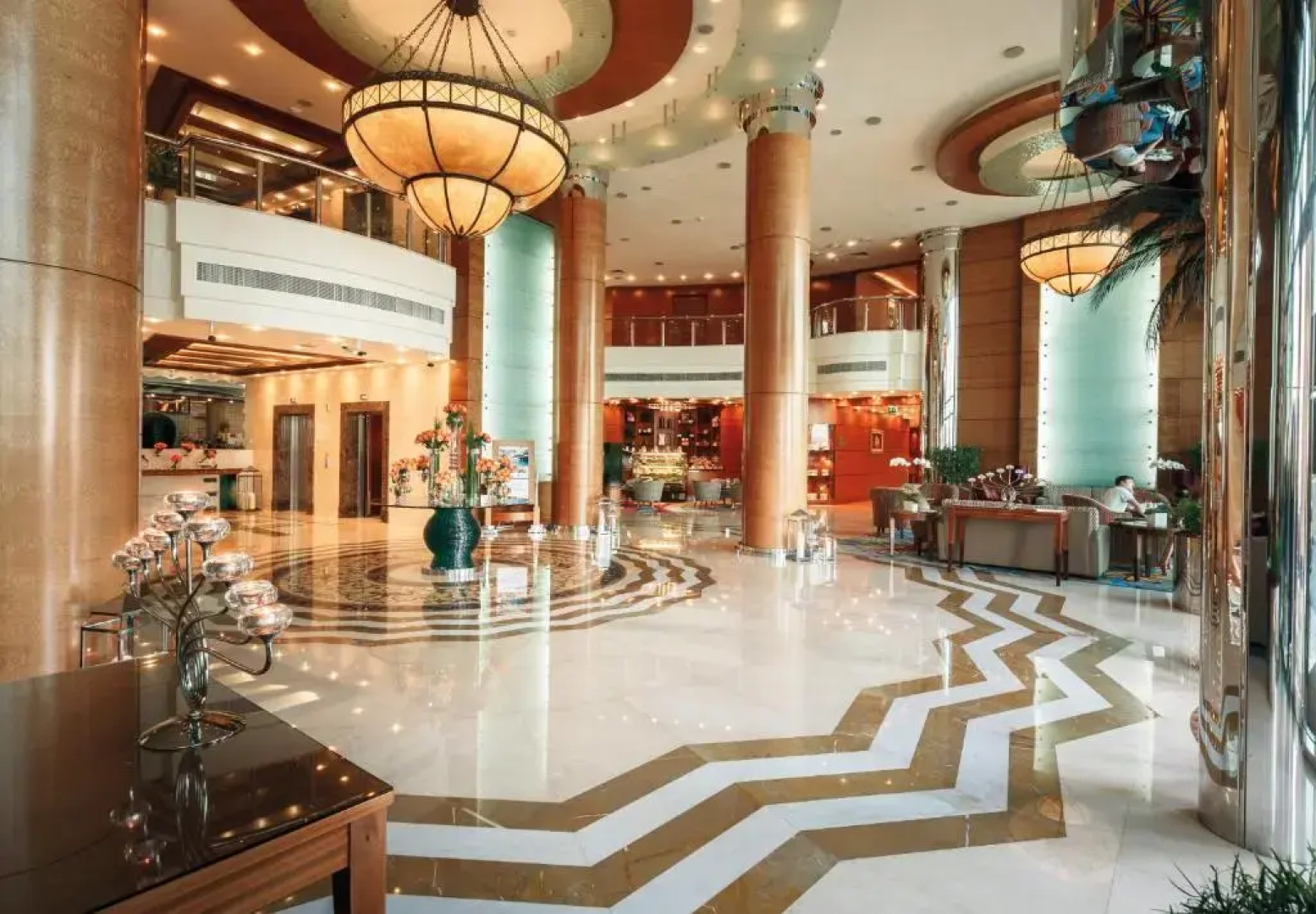 Отель Swissotel Al Murooj Dubai