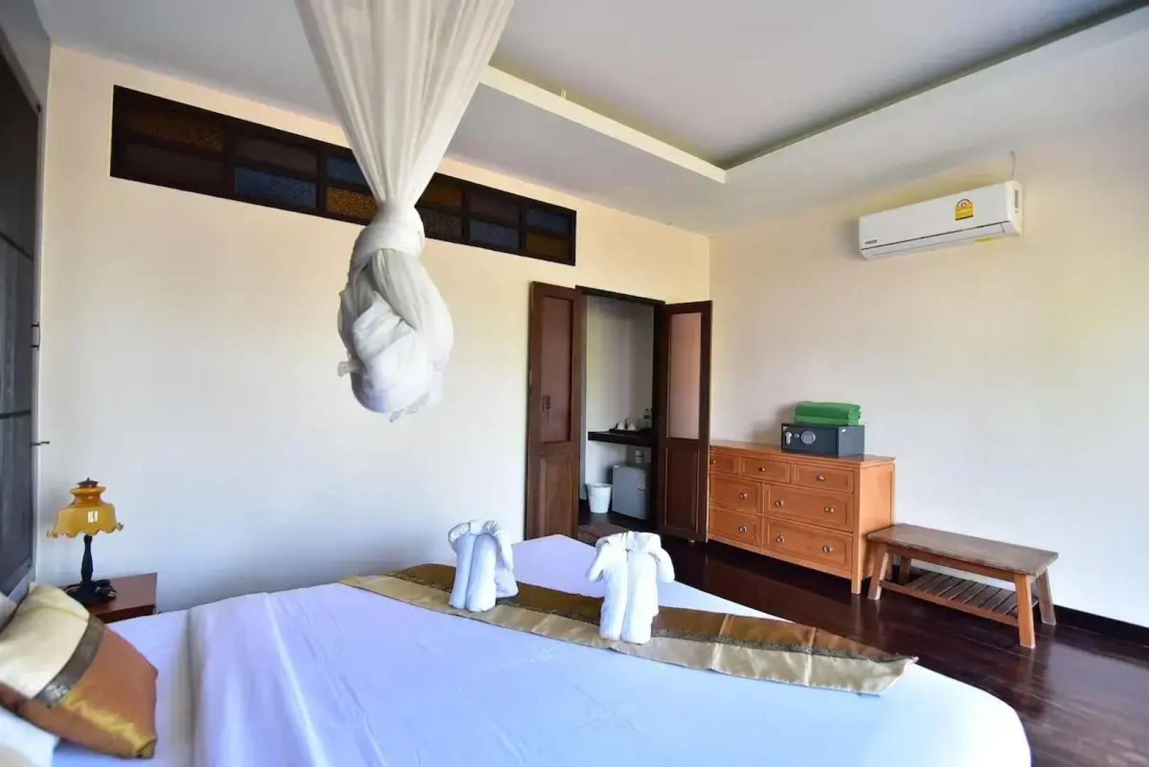 Отель Koh Ngai Thanya Beach Resort