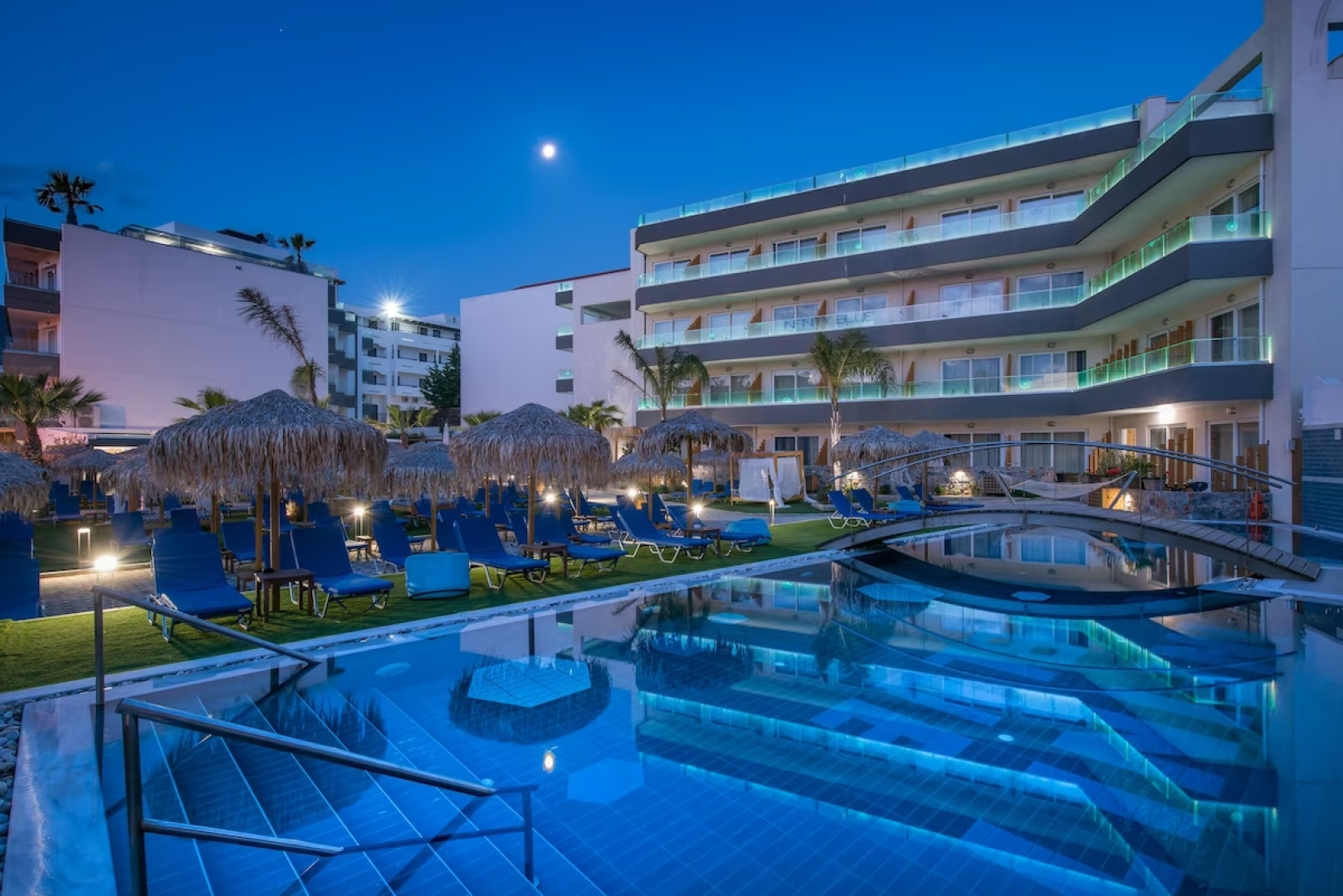 Enorme Infinity Beach - Adults Only