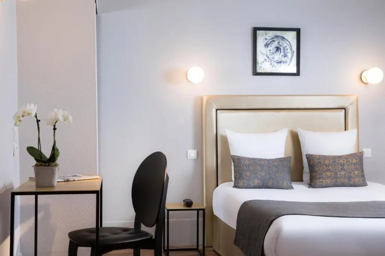 A l'Hotel des Roys