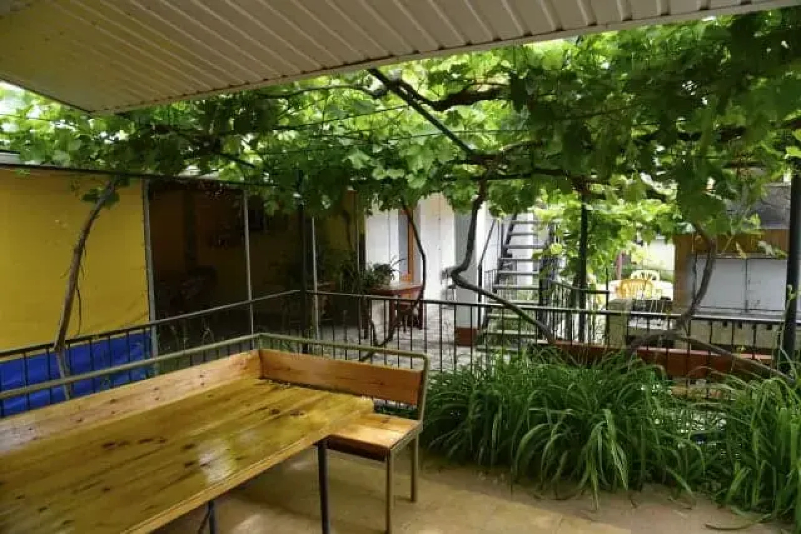 Molodezhnaya 8 Guest House