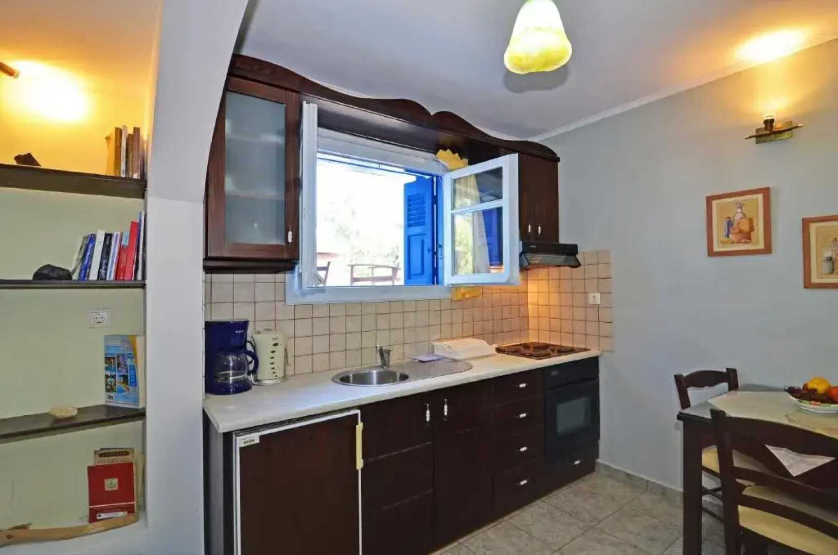 Nikos Sea view apts Milos