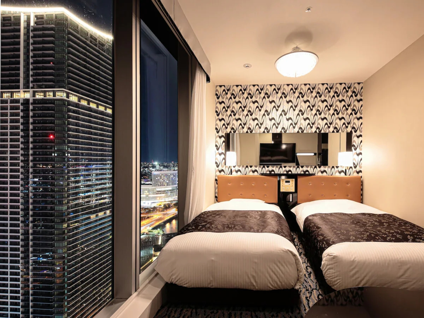 Отель APA Hotel ＆ Resort Yokohama Bay Tower