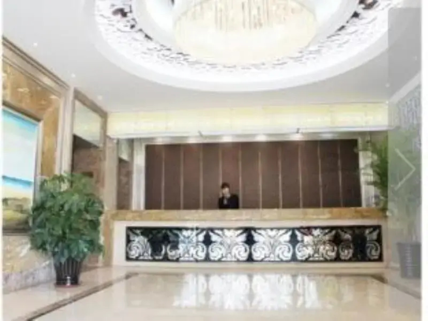 Zhongtian Seaview Hotel (Zhanqiao Railway Station)