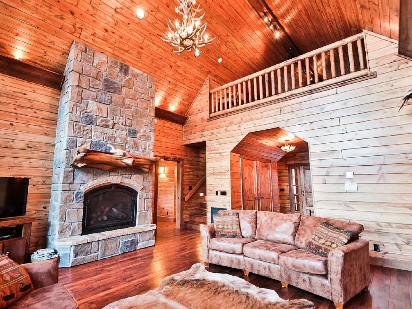 stayNantahala – Smoky Mountain Cabins and Luxury Yurts