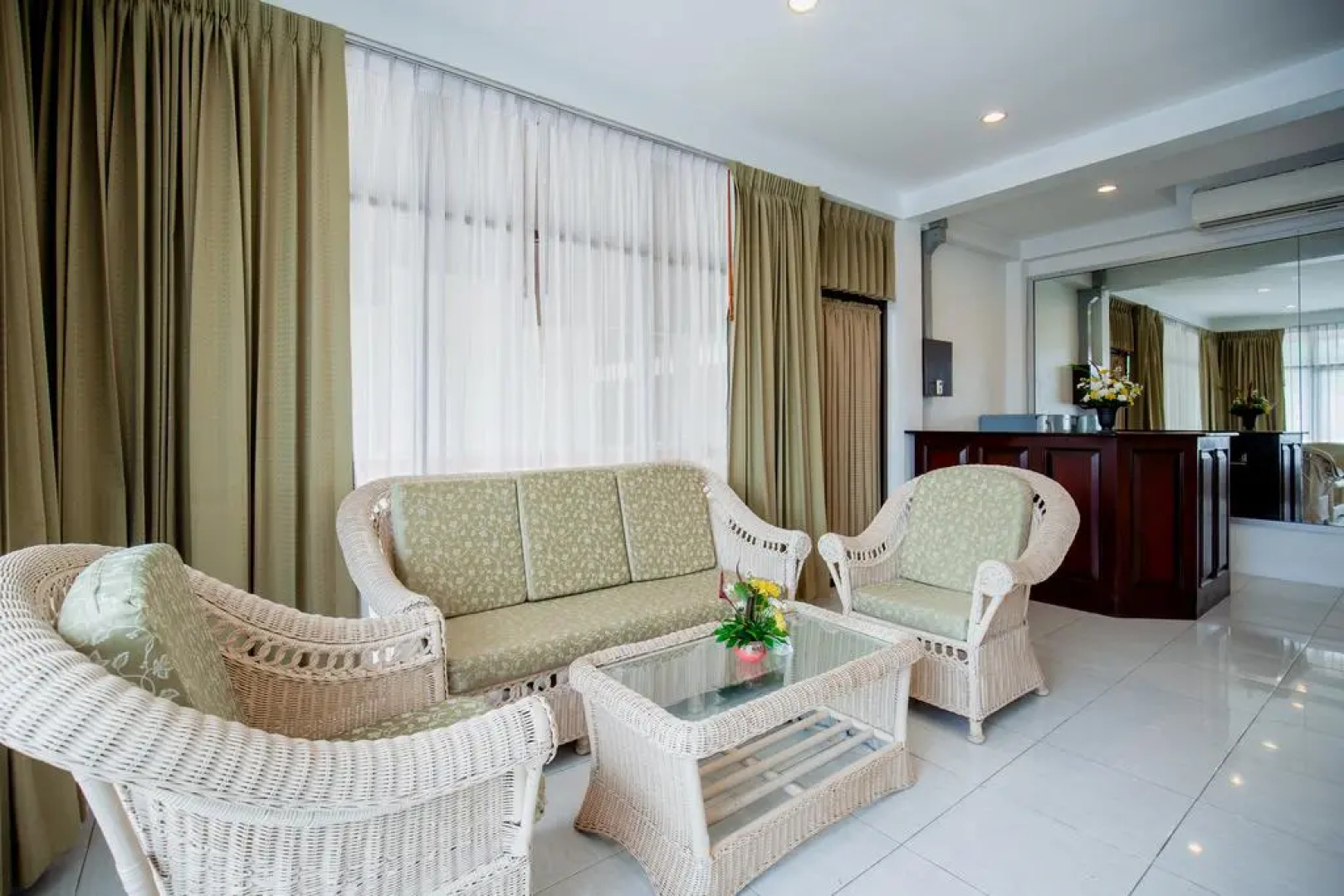 Phuket Leelavadee Hua Ting Resort