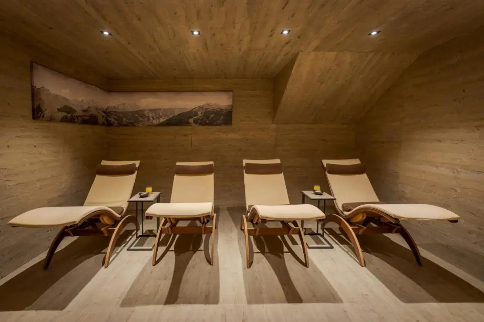 happYellow Boutique House
