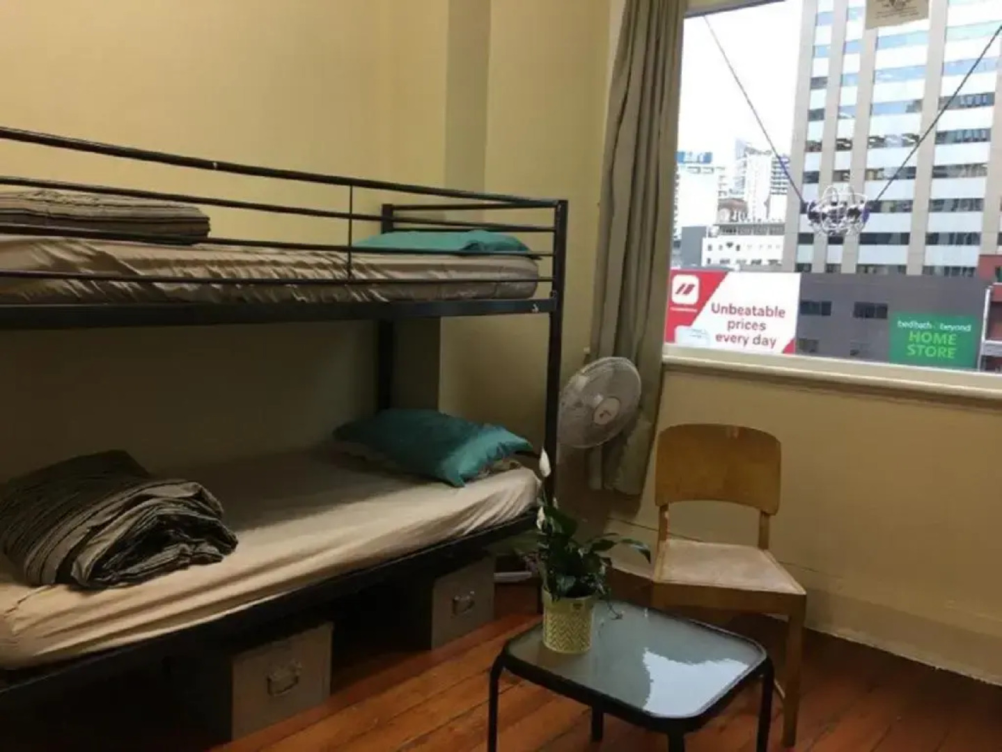 Surf 'N' Snow Backpackers - Hostel