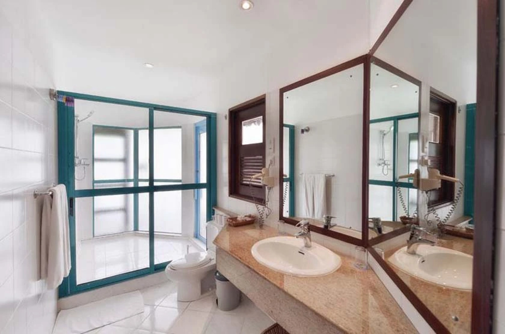 Velidhu Island Resort