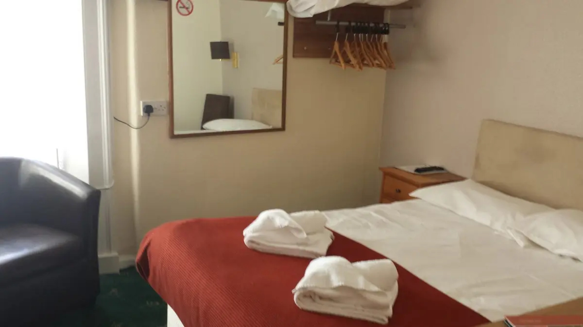 George and Abbotsford Hotel