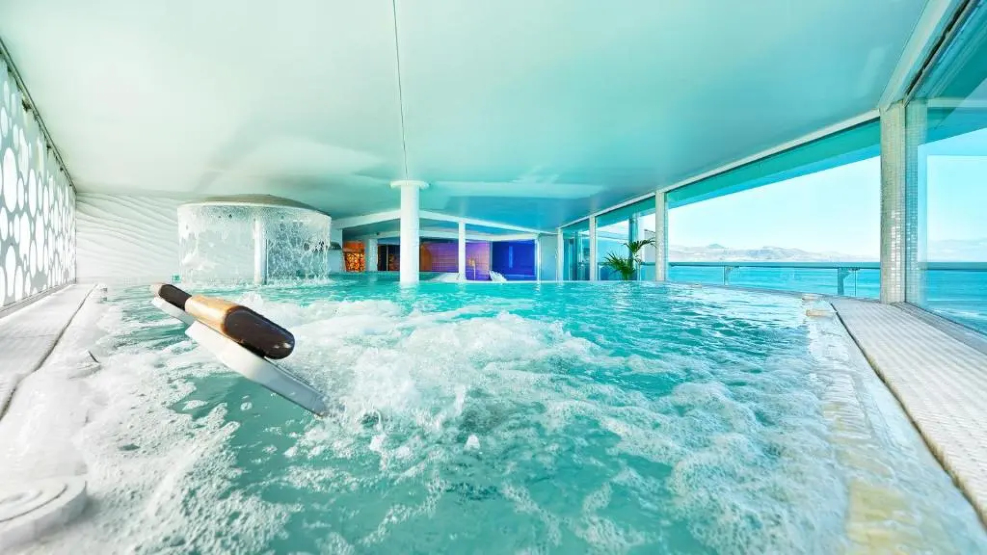 Отель Bull Reina Isabel & Spa