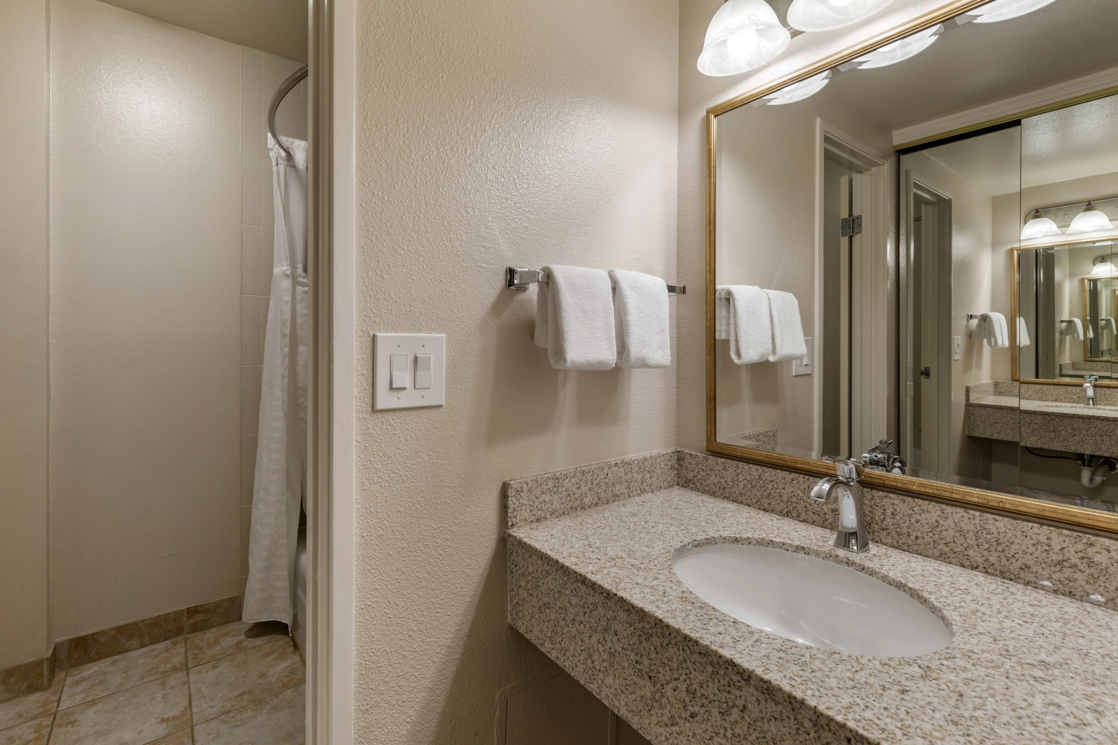 Best Western Plus Royal Oak Hotel