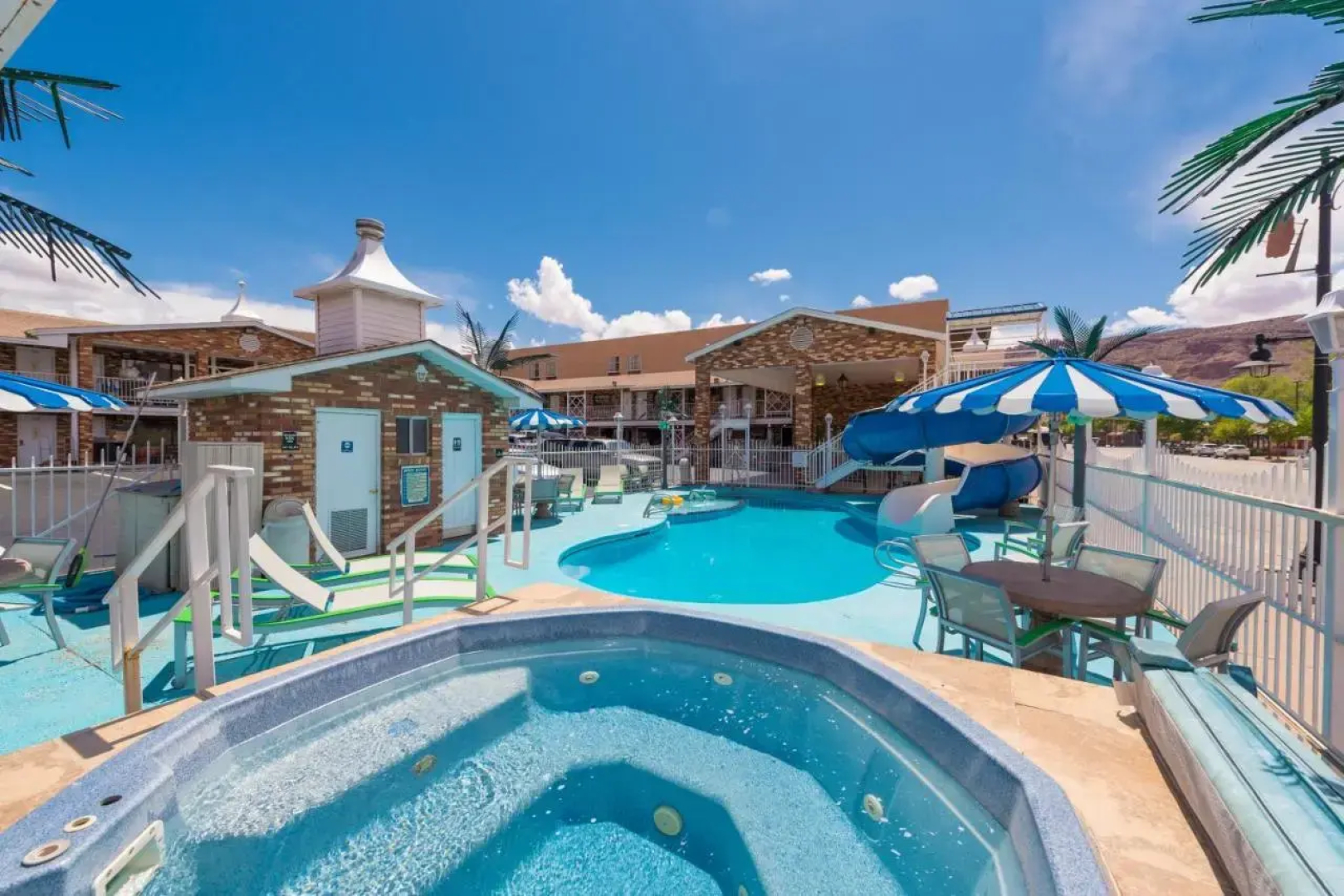 Expedition Lodge