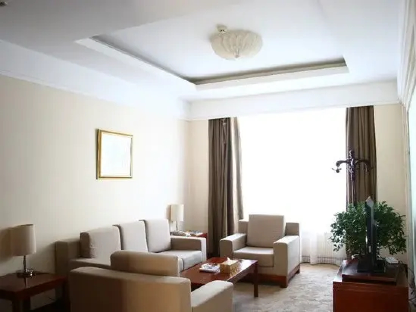 Tengchong Airport Sightseeing Hotel