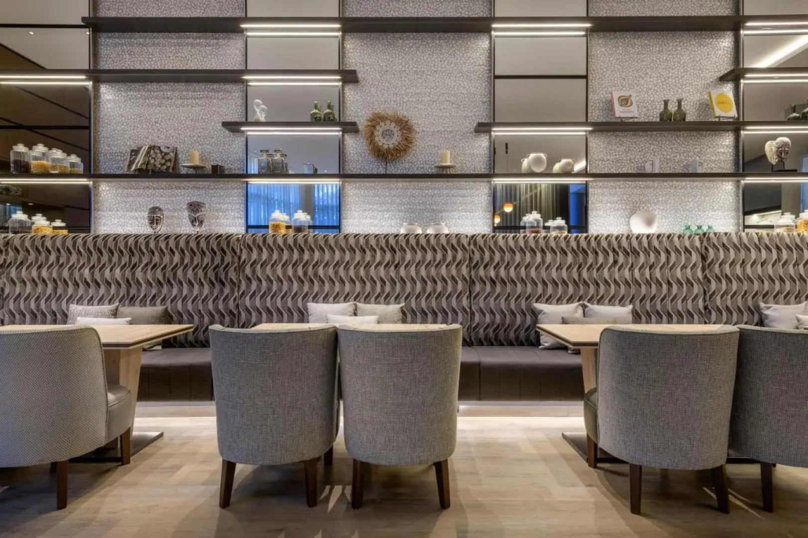 Отель AC Som by Marriott