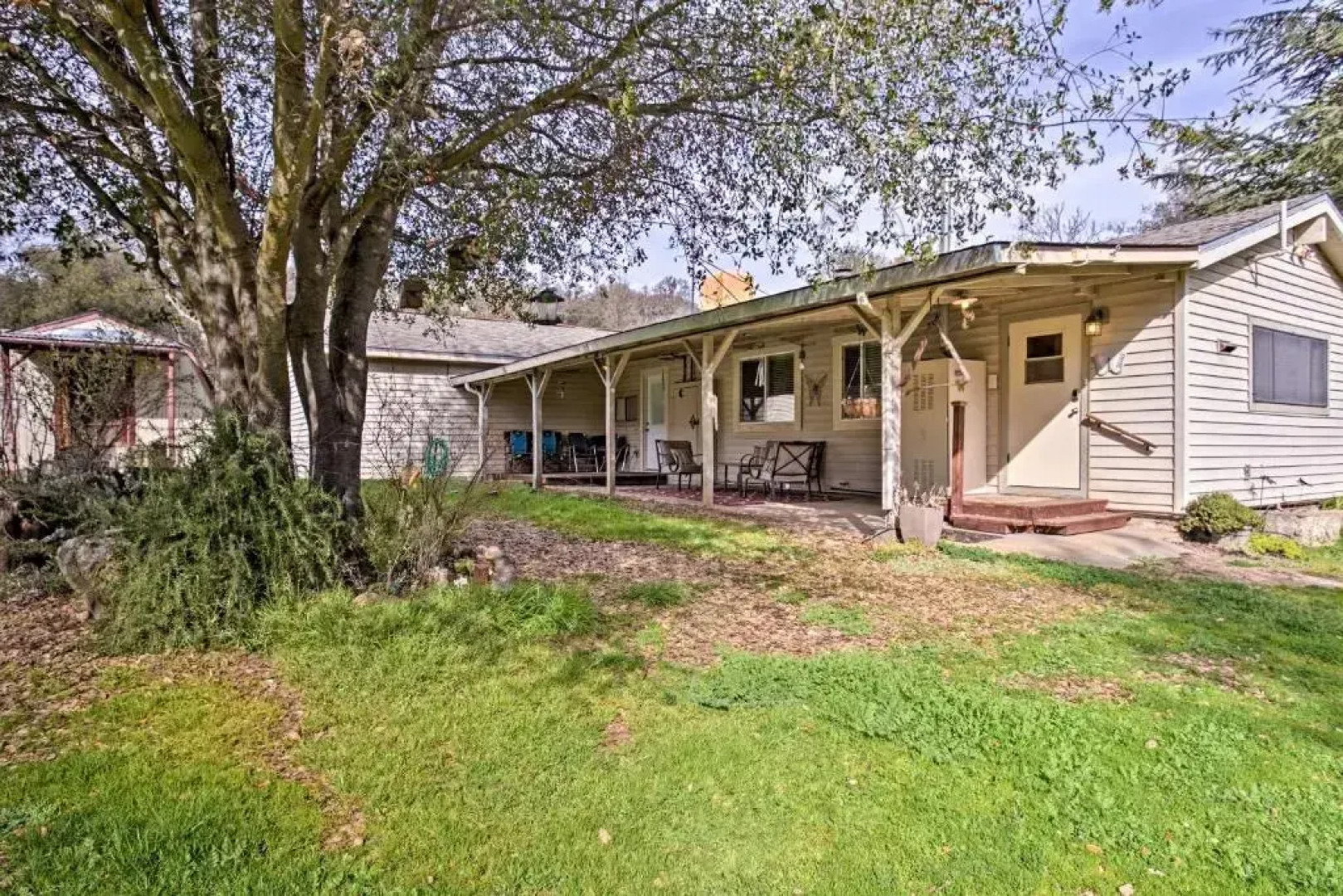 Cozy Home w/ Patio Near Yosemite National Park!