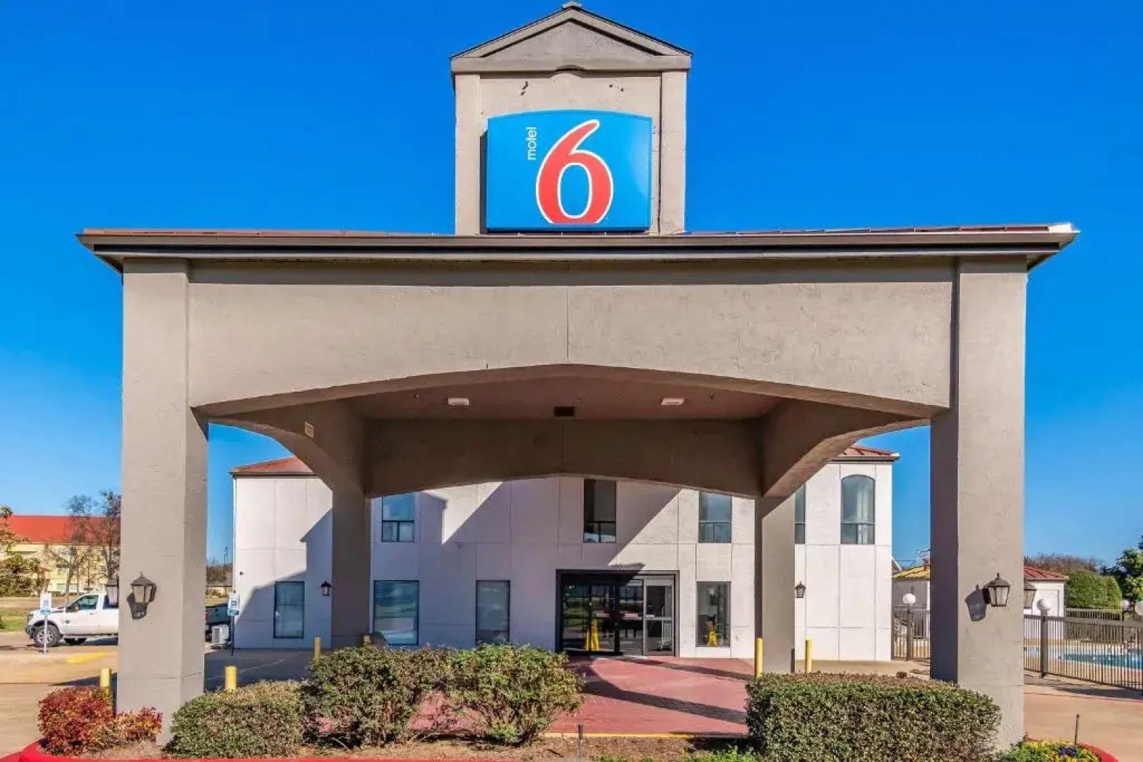 Motel 6 Ennis, TX