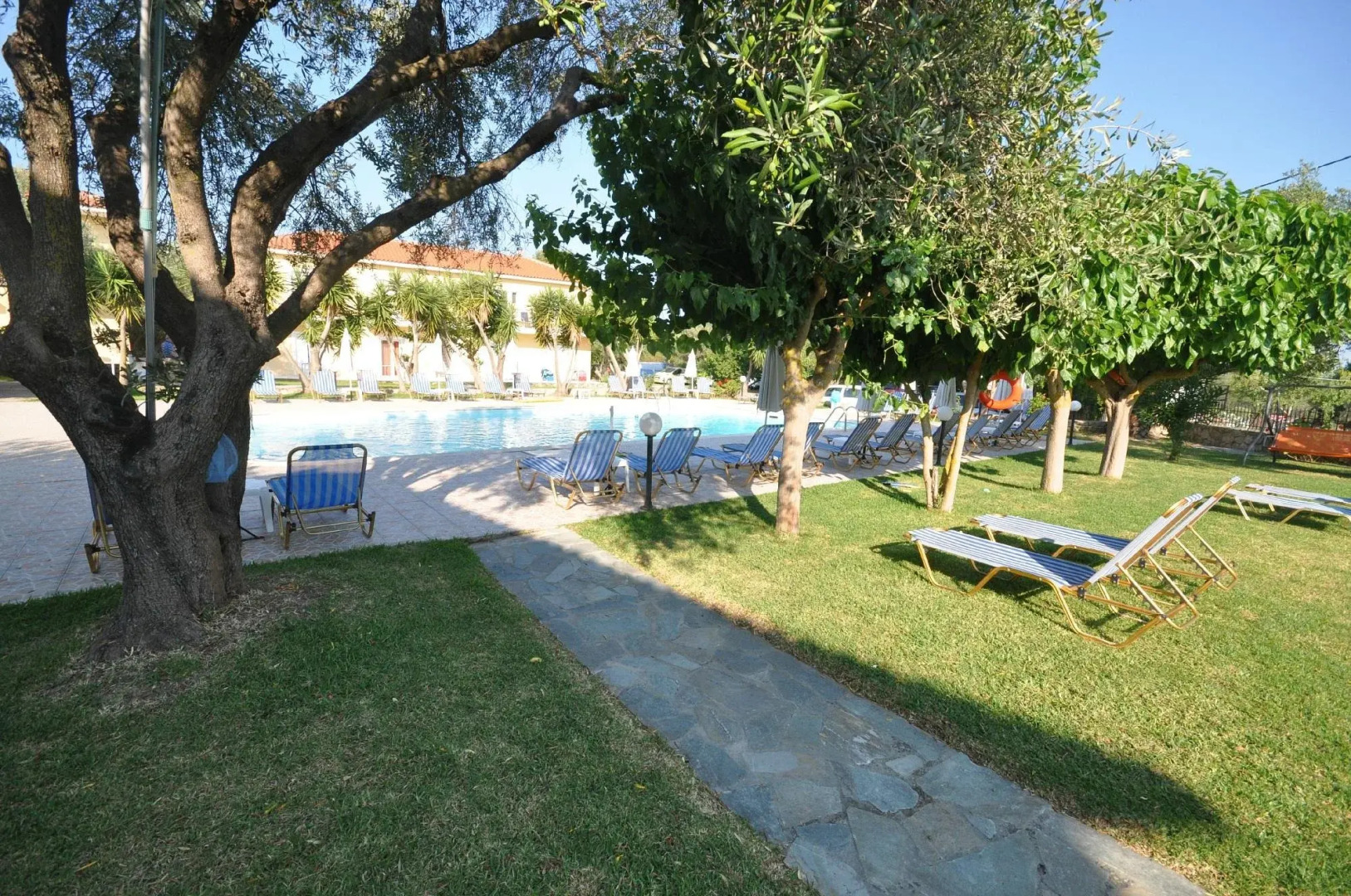 Pythos Studios and Apartments