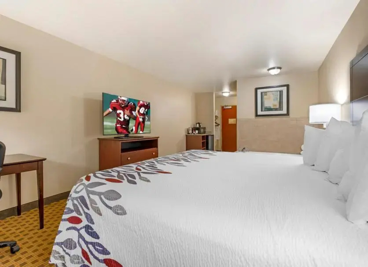 Red Roof Inn Charlestown