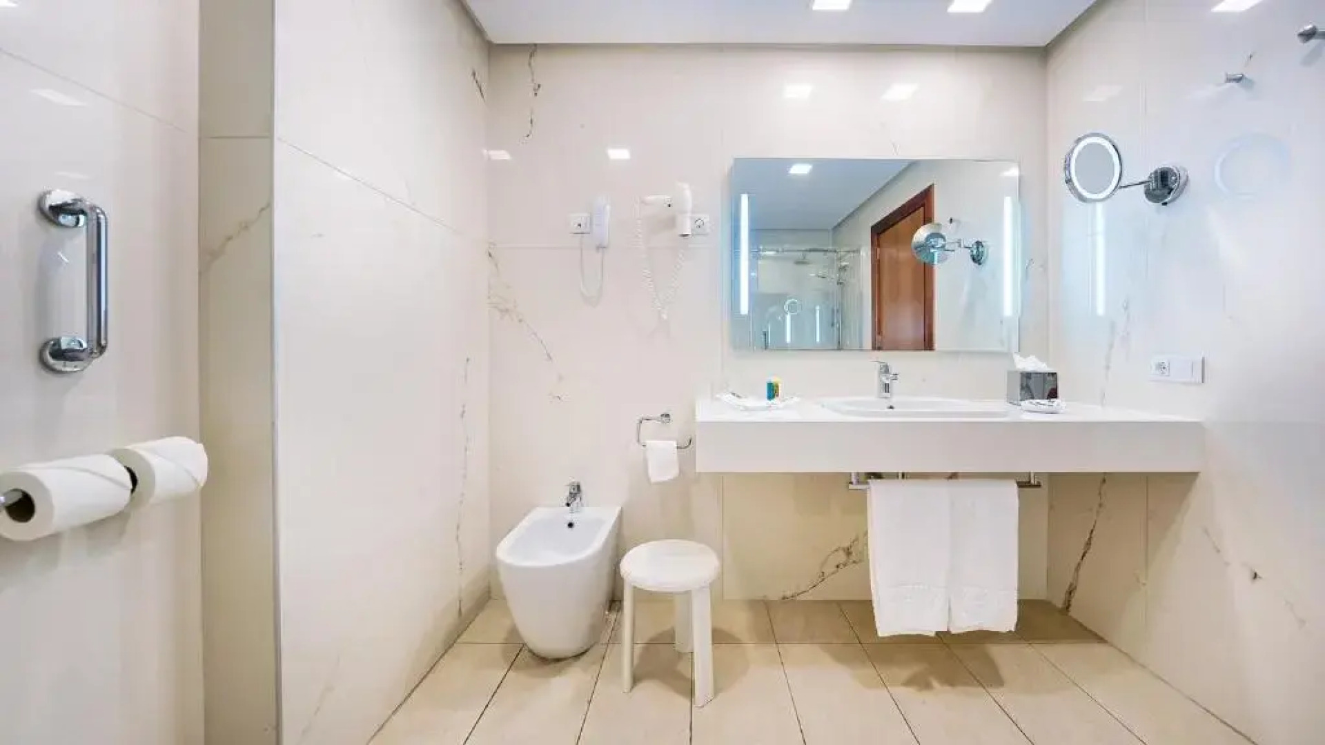 Отель Bull Reina Isabel & Spa