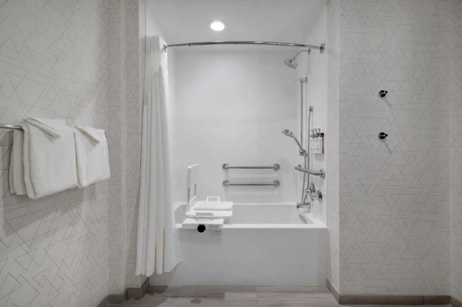 Отель Holiday Inn Express & Suites Chino Hills by IHG