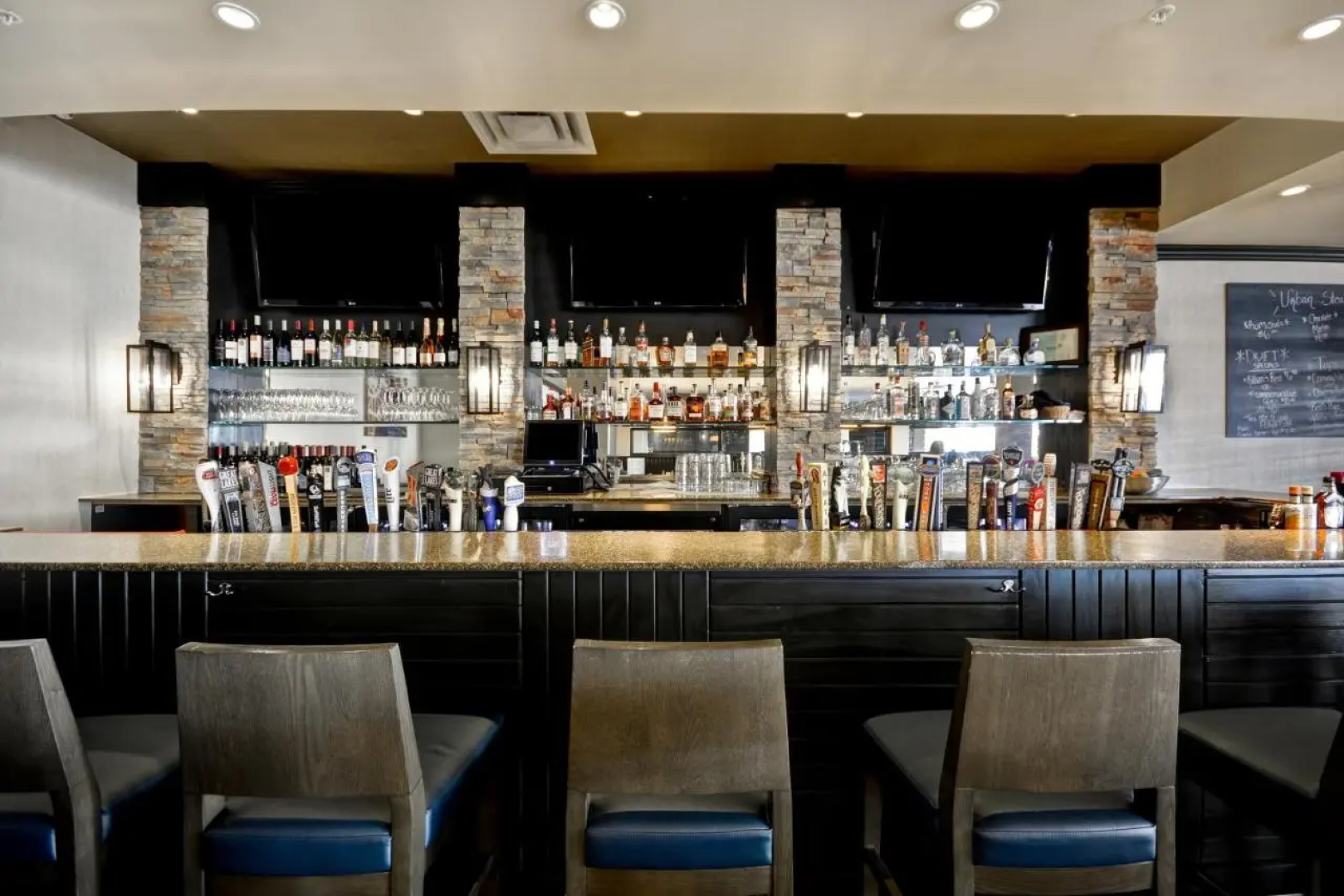 Holiday Inn Detroit Metro Airport by IHG